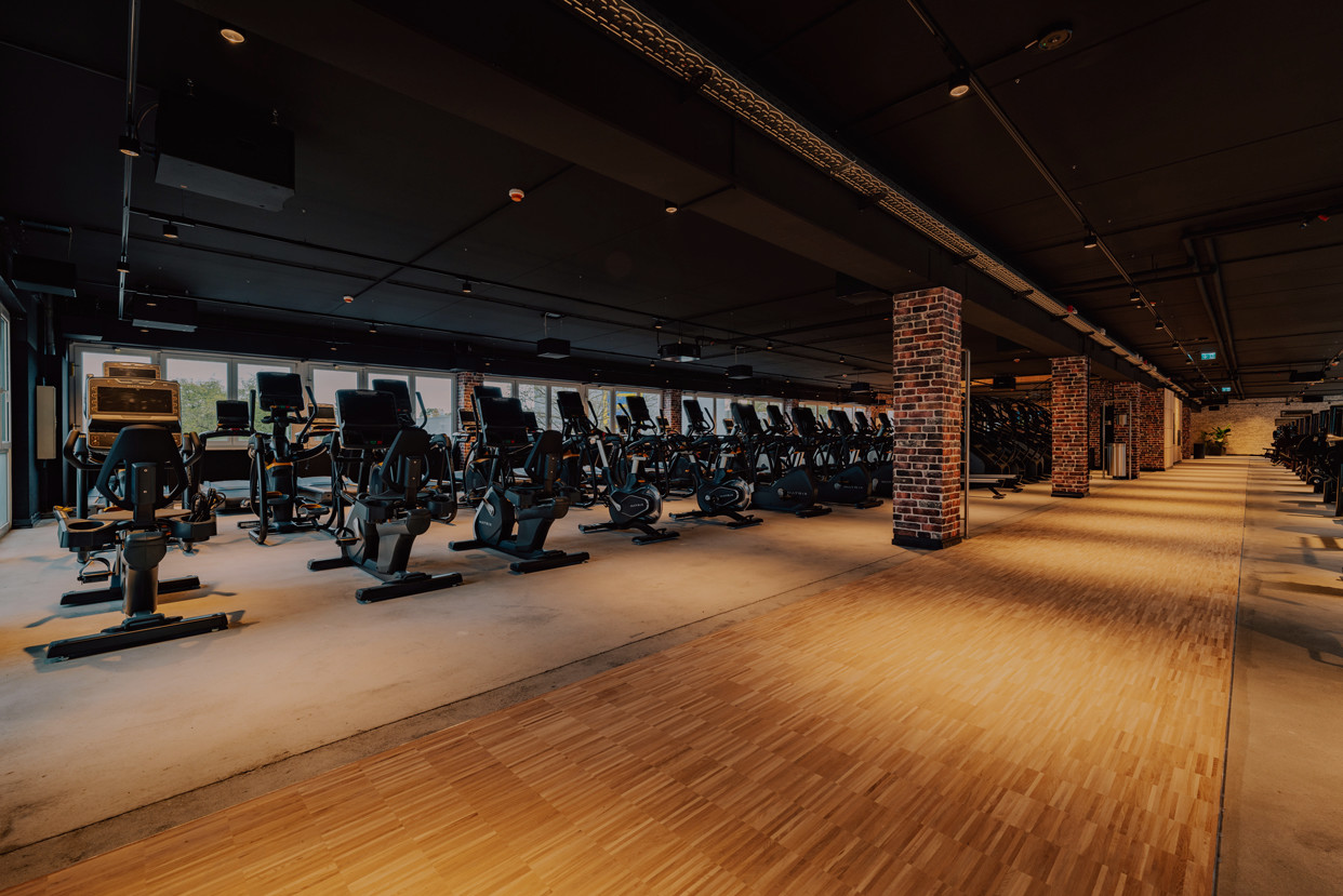 Cardiogeräte im Gold's Gym Krefeld