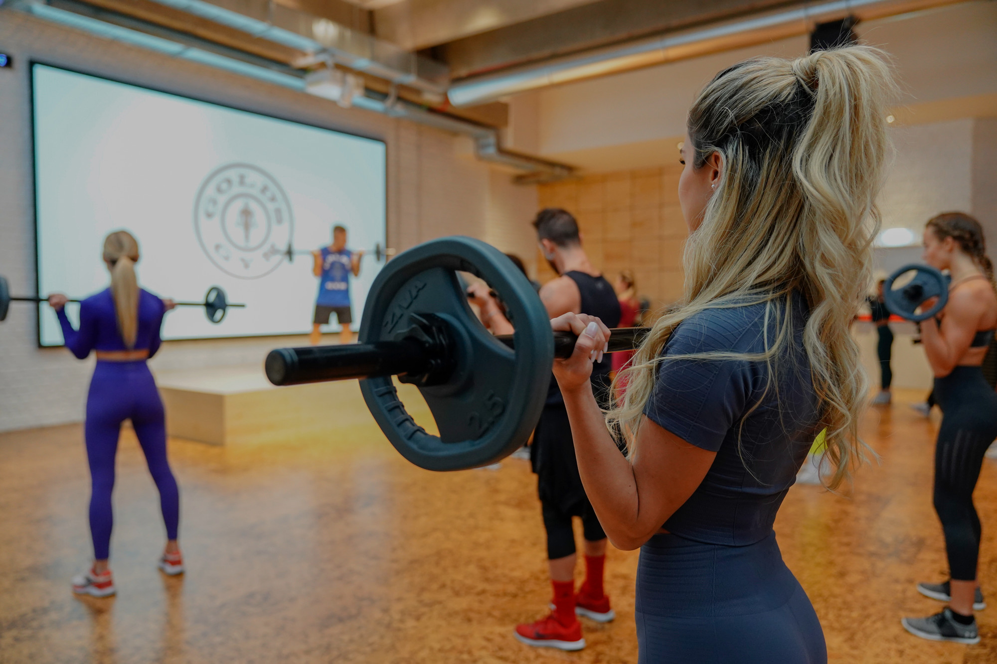 Live Class im Gold's Gym Kursraum