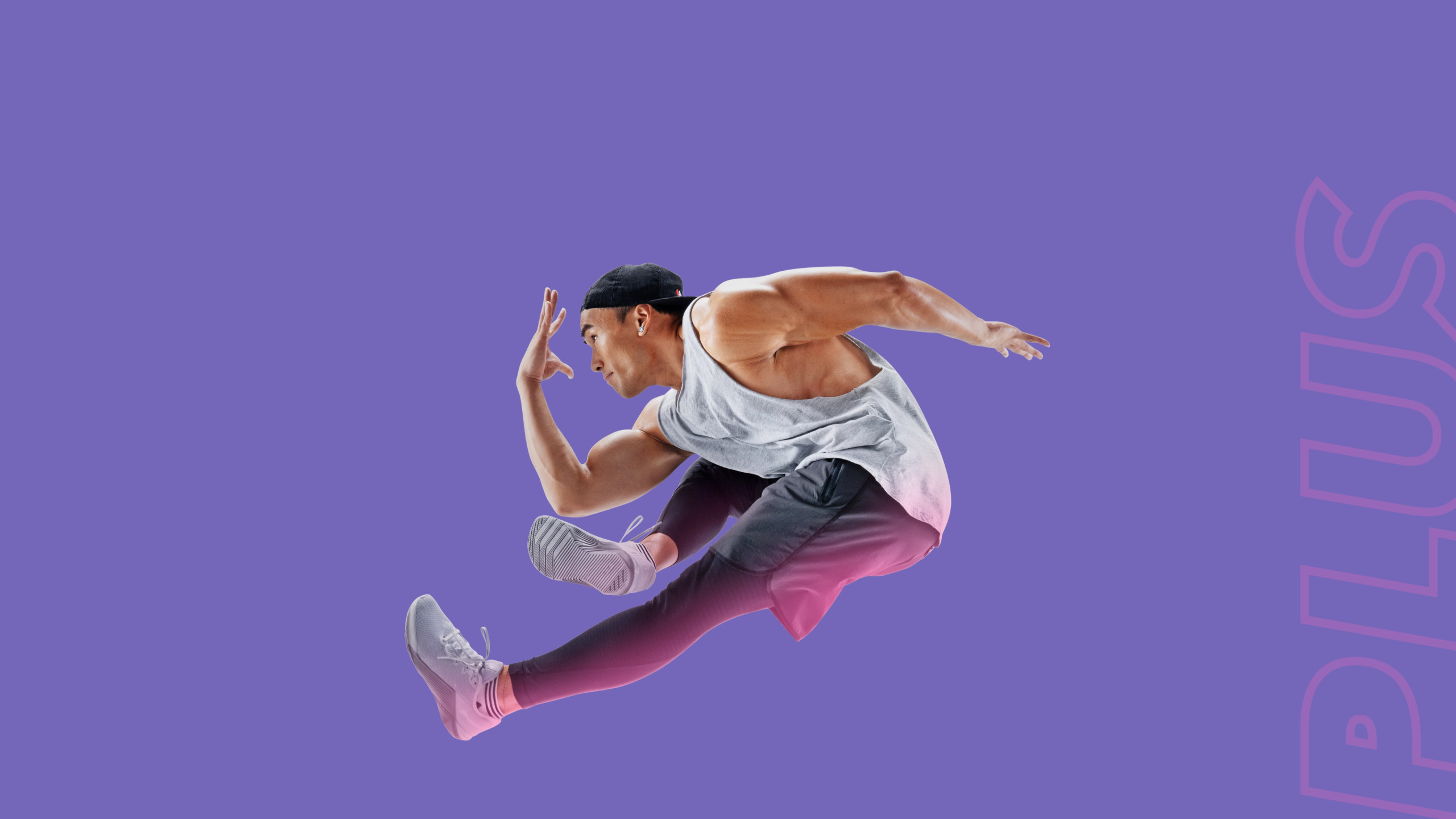 McFIT Springender Mann mit lila Hintergrund