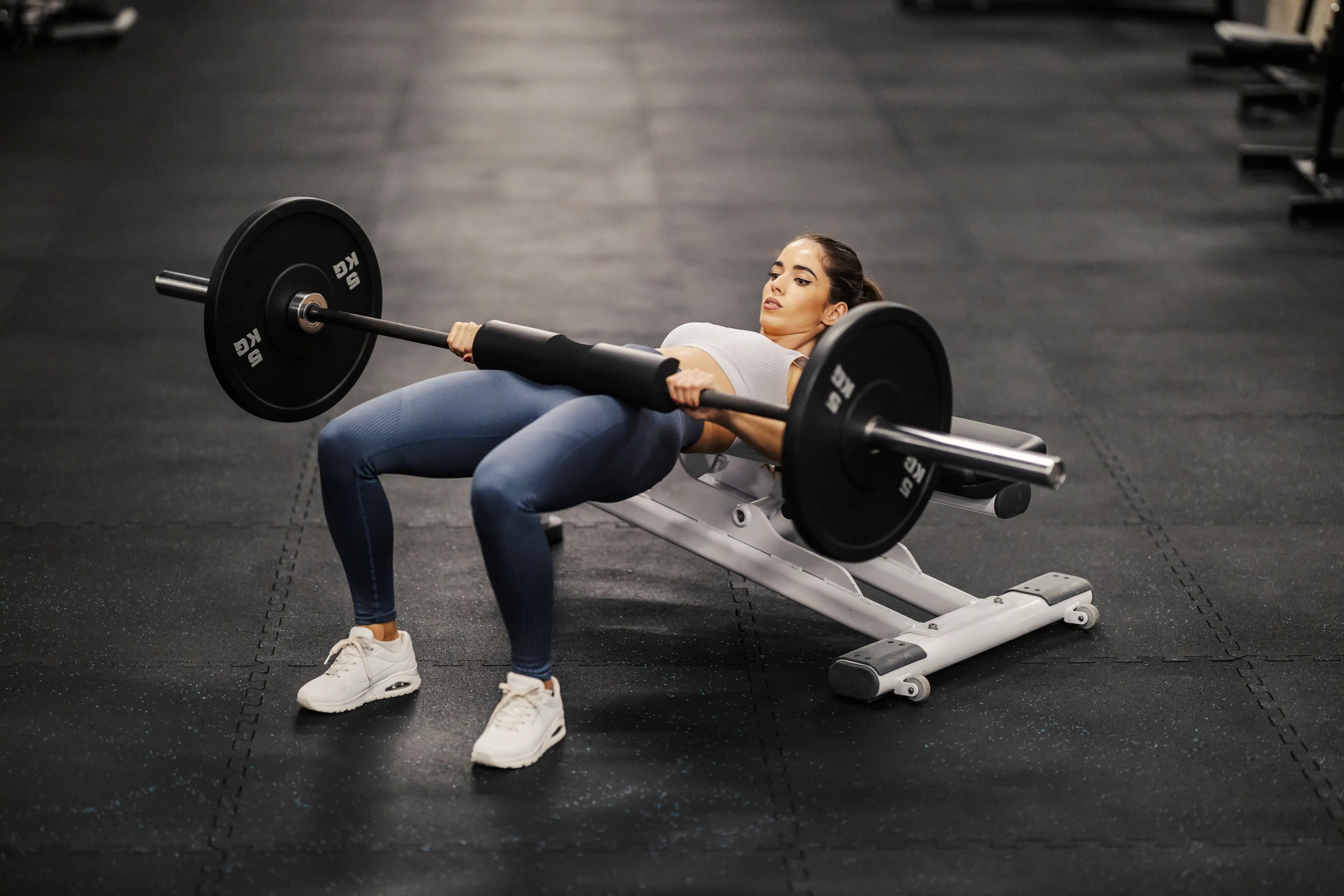 MuscleForge Hip Thrust Gürtel – Mit Klett & Schnalle, Bis 30 Kg Pro Seite, Aus Polyester – Für Glute Bridge, Planks & Mehr – Schwarz/Rosa MuscleForge Hip Thrust Gürtel – Mit Klett & Schnalle, Bis 30 Kg Pro Seite, Aus Polyester – Für Glute Bridge, Planks & Mehr – Schwarz/Rosa
